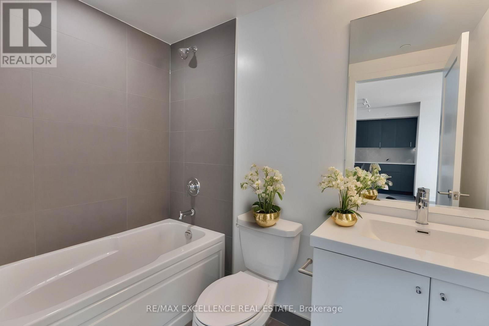 408 - 2545 SIMCOE STREET NORTH Image 6