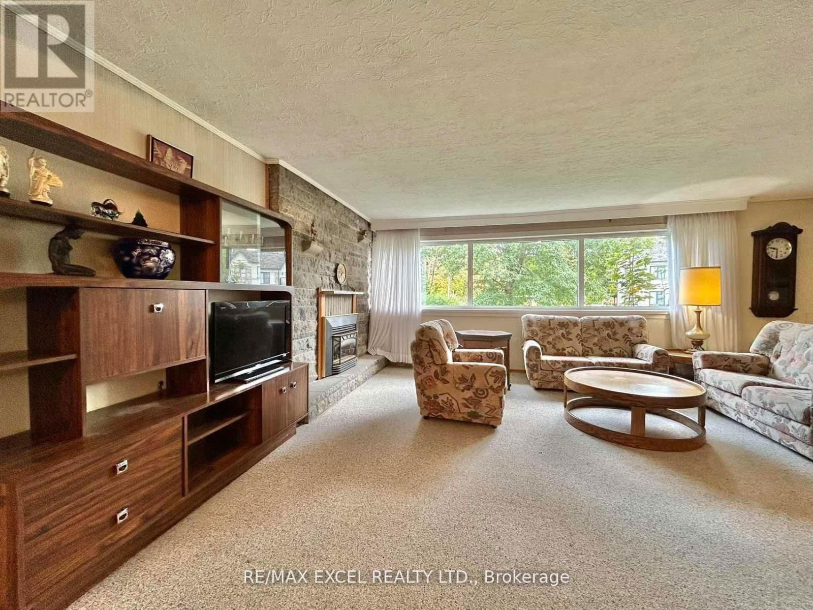 106 CEDAR BRAE BOULEVARD Image 6