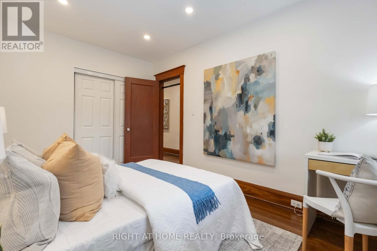 306 STRATHMORE BOULEVARD Image 14
