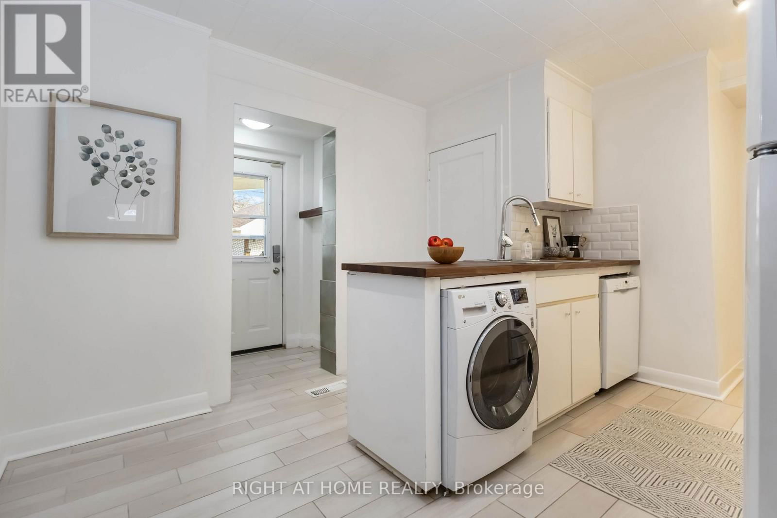 306 STRATHMORE BOULEVARD Image 21