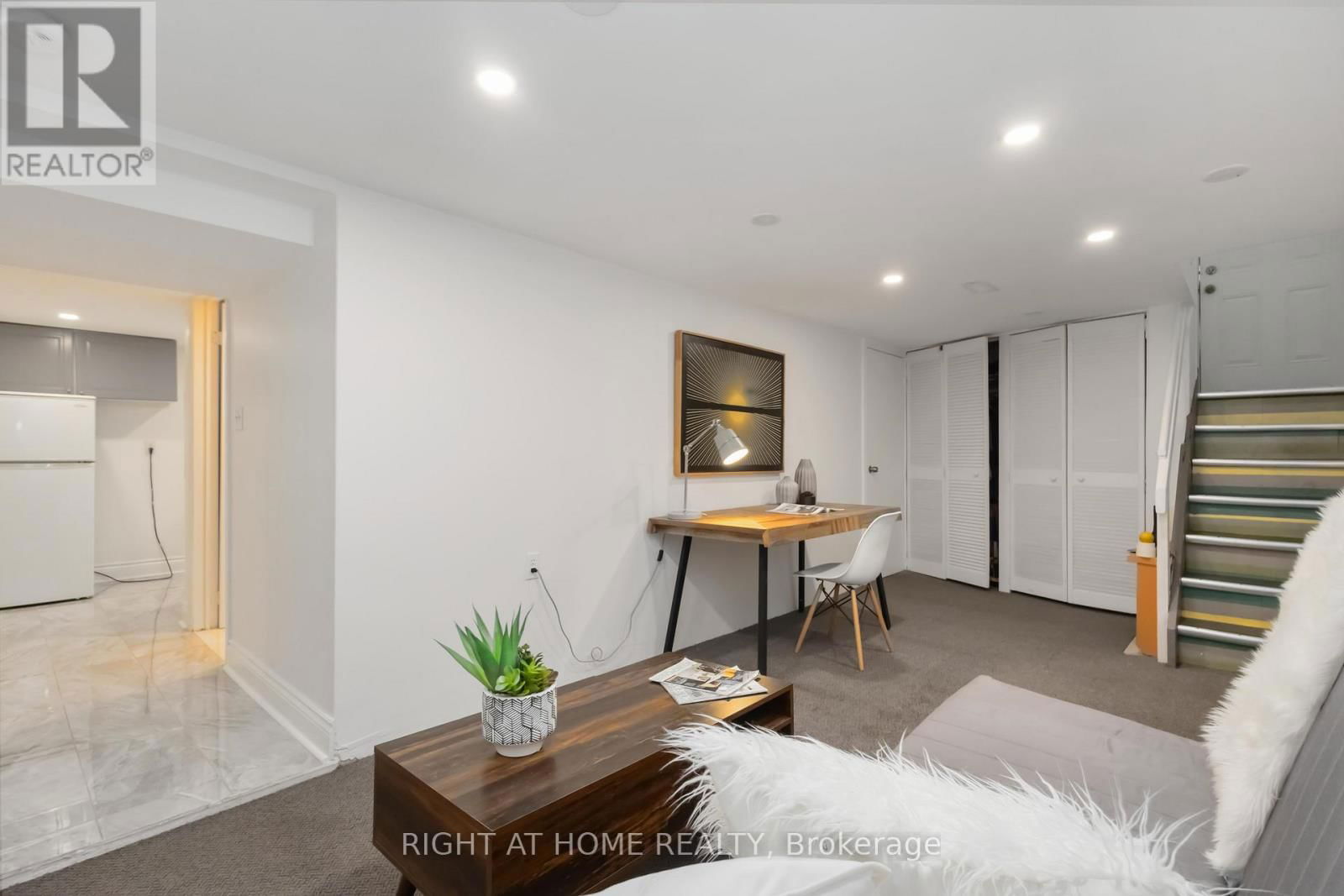 306 STRATHMORE BOULEVARD Image 25