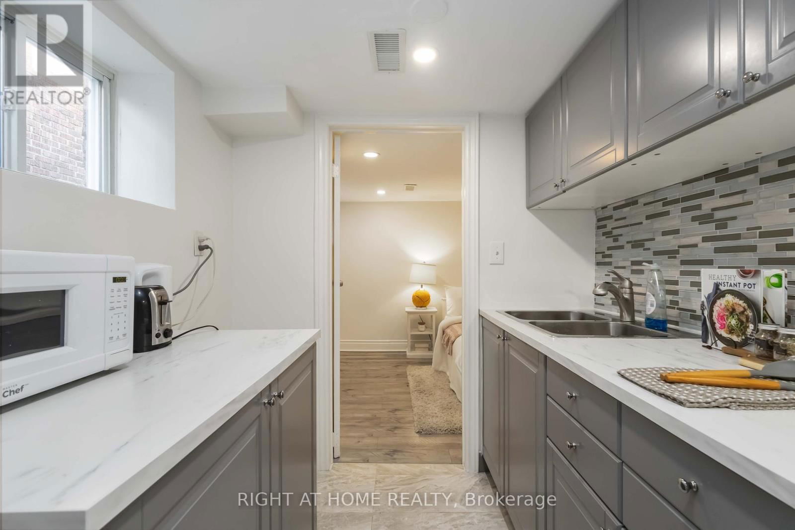 306 STRATHMORE BOULEVARD Image 28