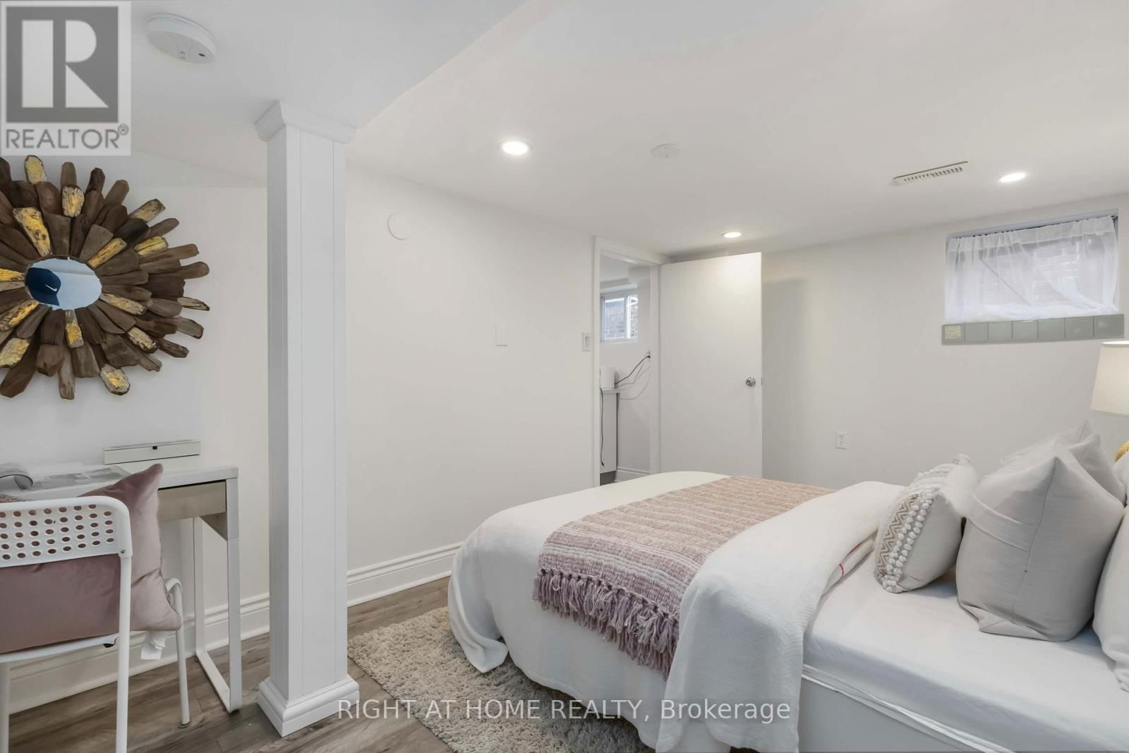 306 STRATHMORE BOULEVARD Image 29