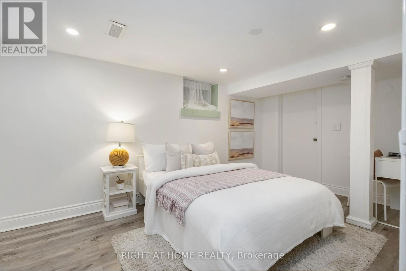 306 STRATHMORE BOULEVARD Image 30