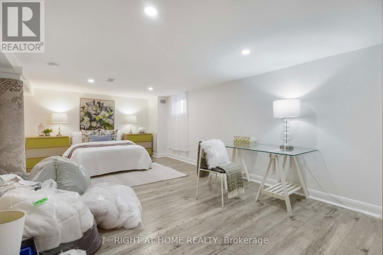 306 STRATHMORE BOULEVARD Image 32