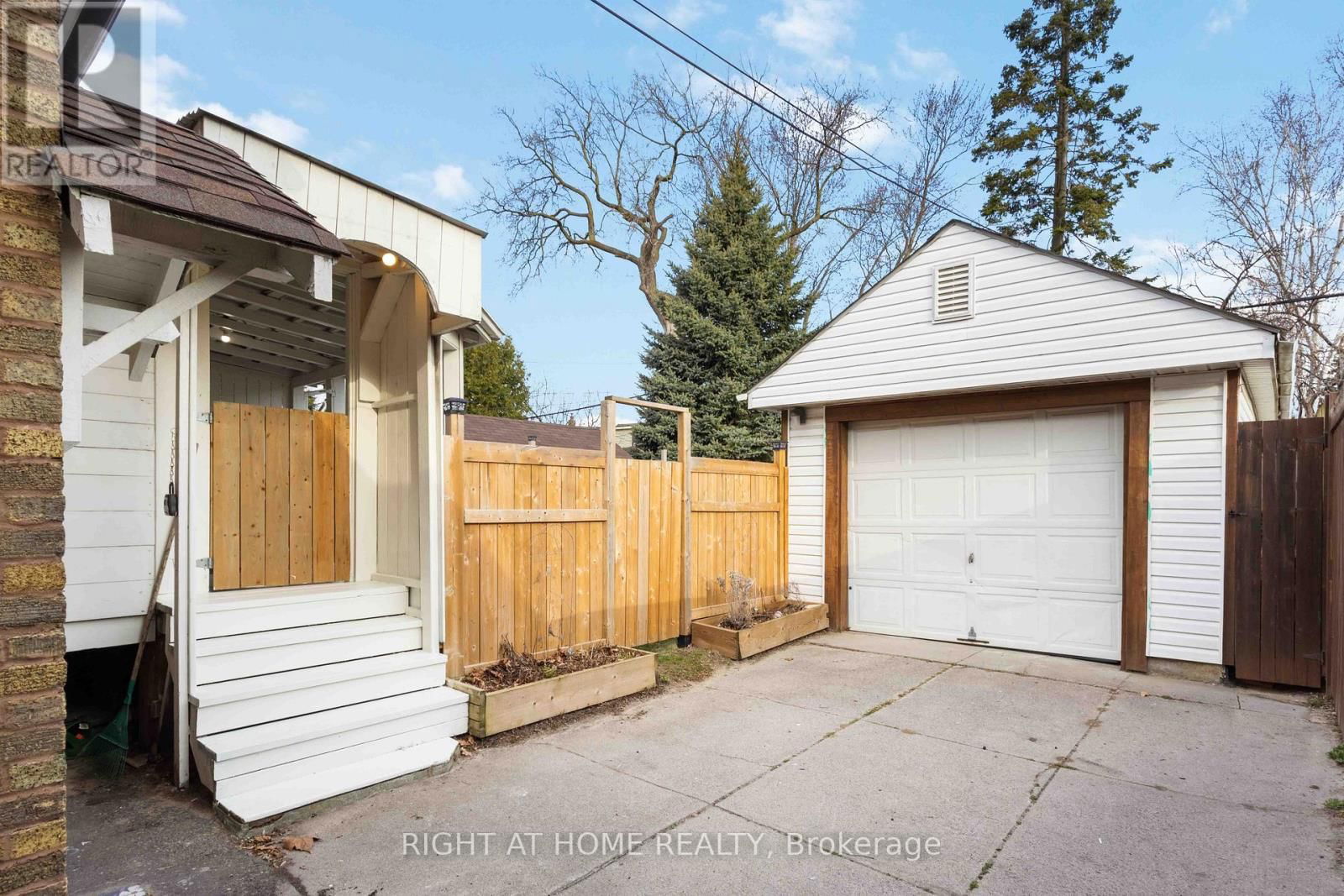 306 STRATHMORE BOULEVARD Image 39