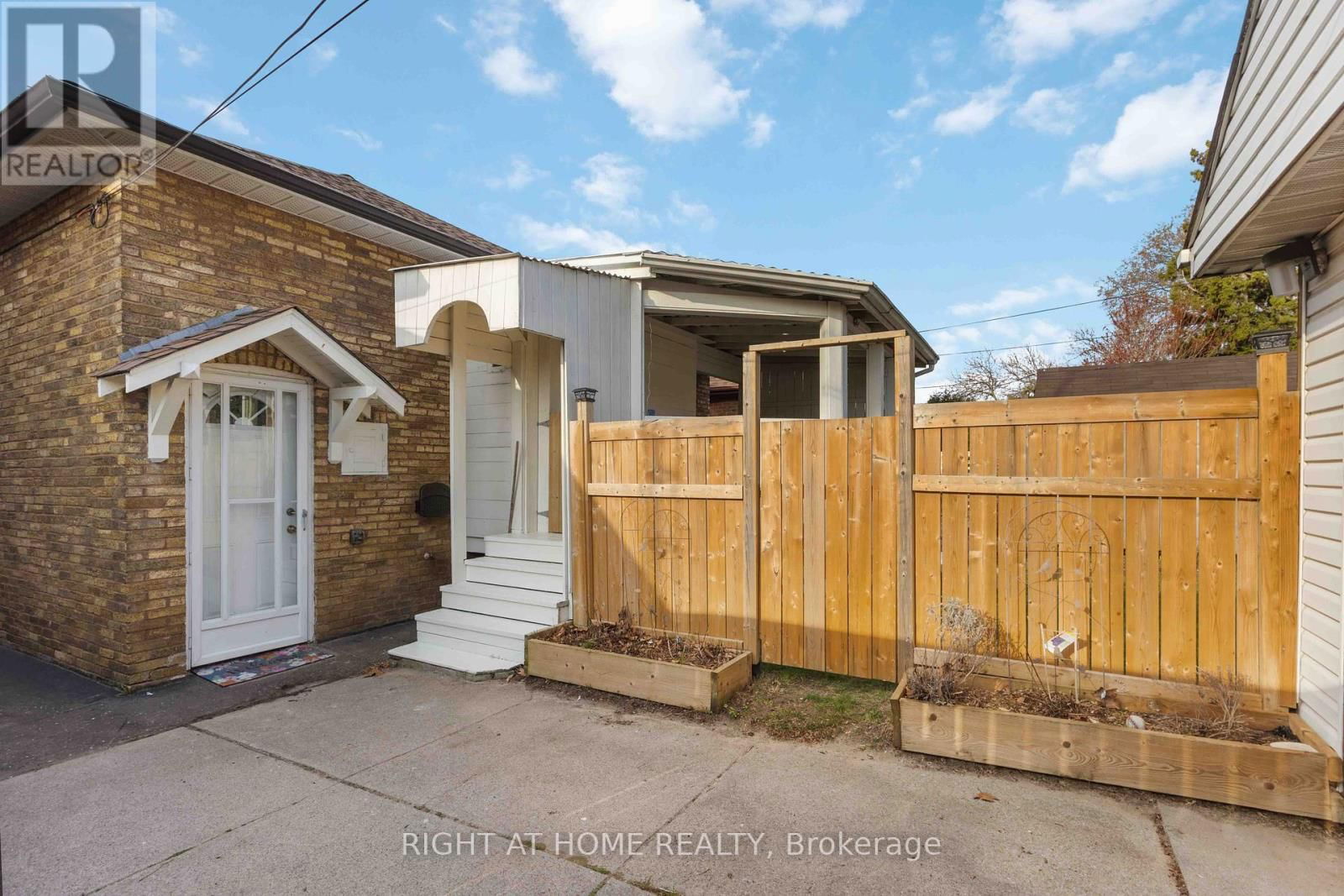 306 STRATHMORE BOULEVARD Image 40