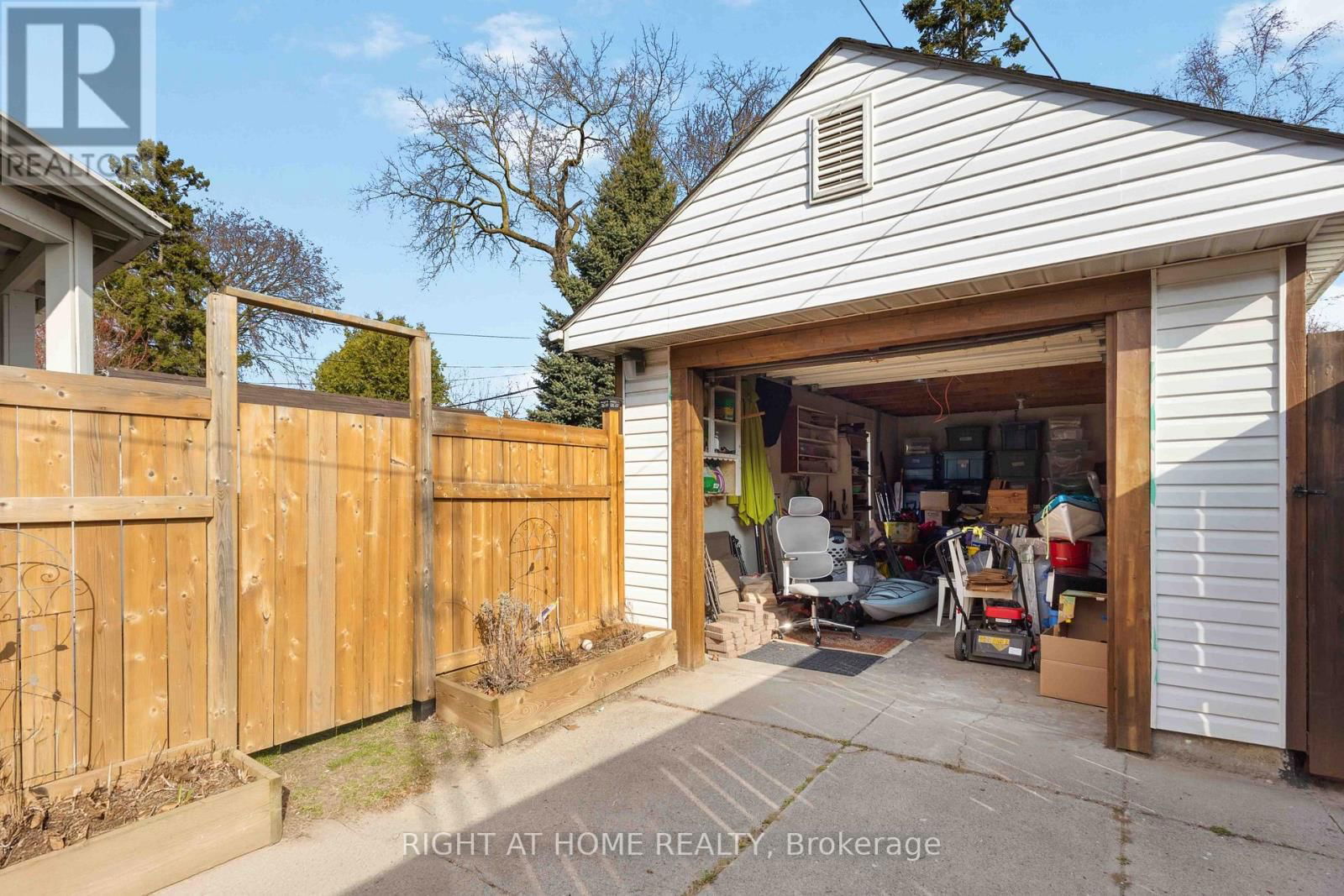 306 STRATHMORE BOULEVARD Image 41