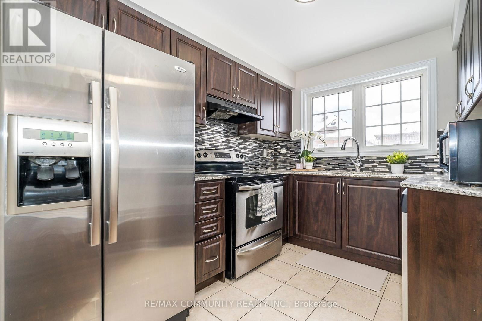 18 COOPERAGE LANE Image 4