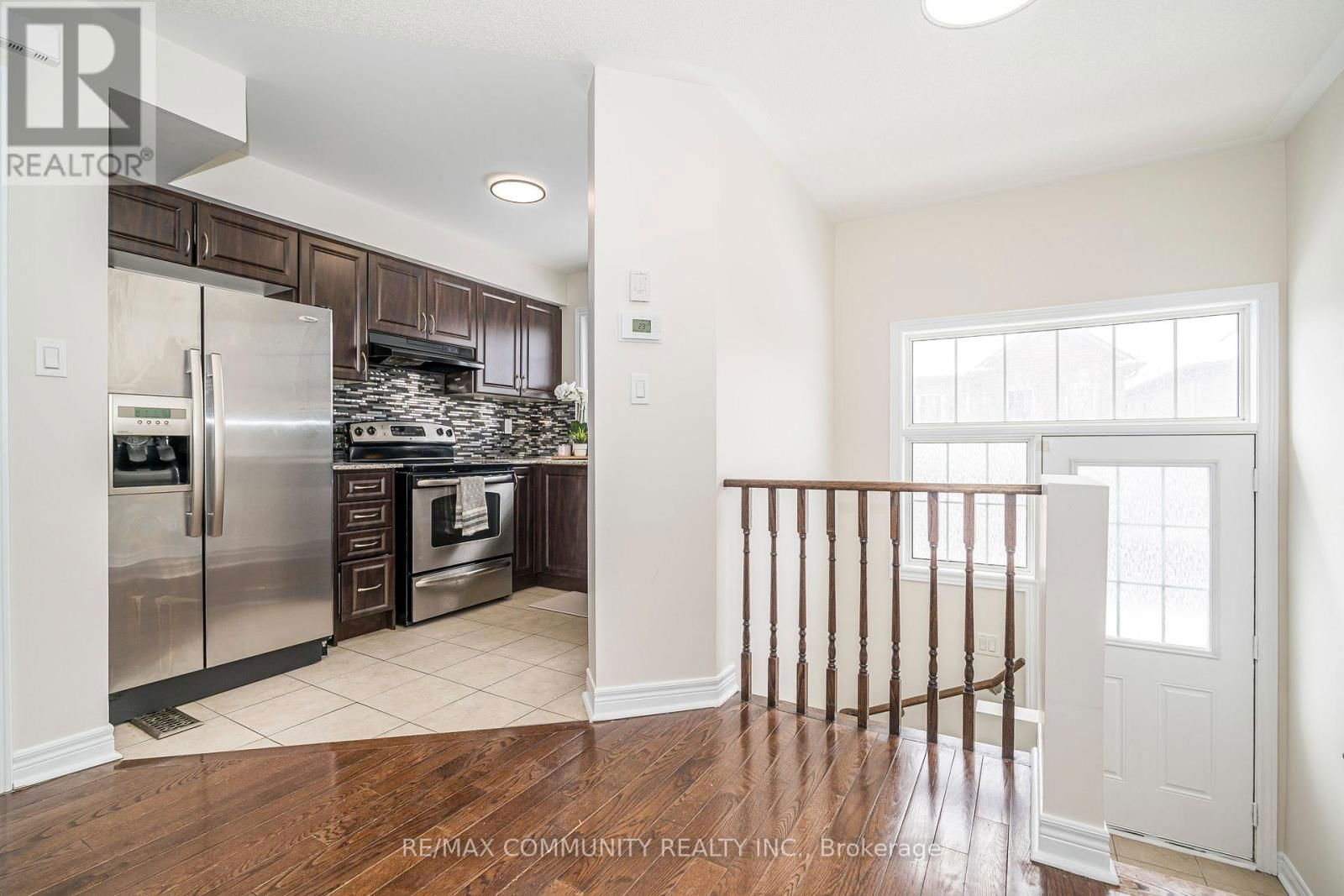 18 COOPERAGE LANE Image 7