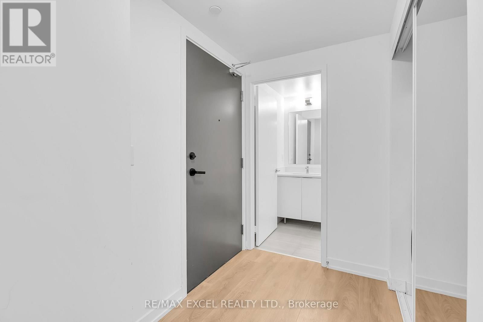 925 - 2031 KENNEDY ROAD Image 15