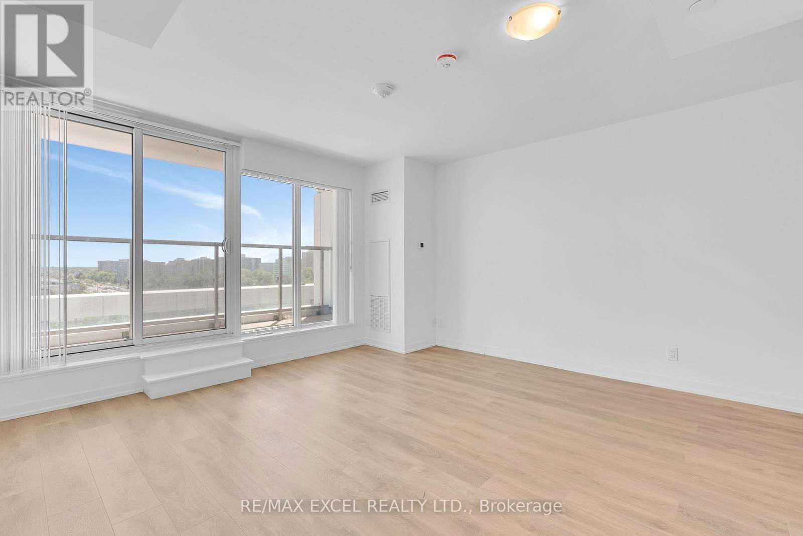 925 - 2031 KENNEDY ROAD Image 2