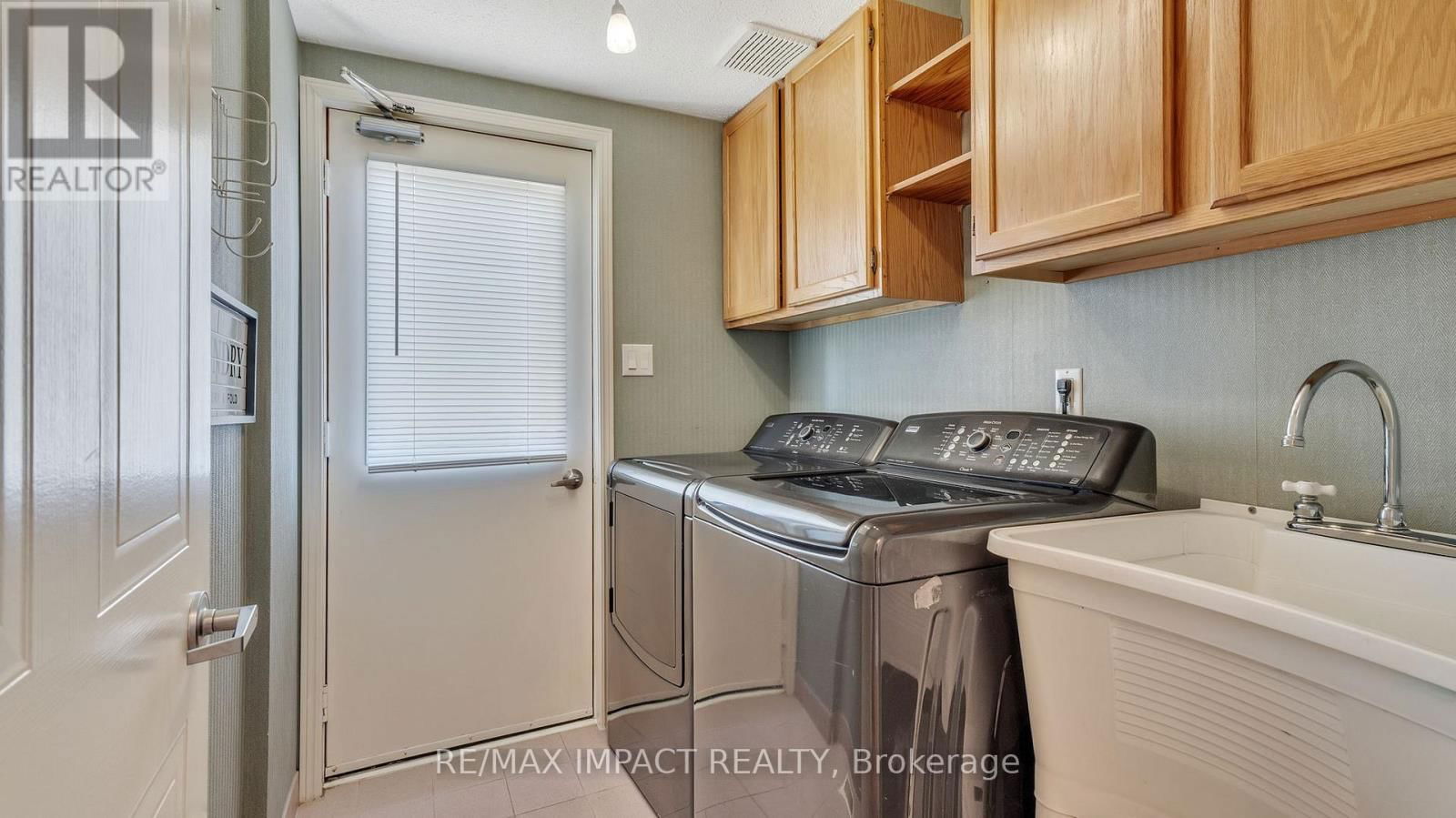 1 BEECHNUT CRESCENT Image 19