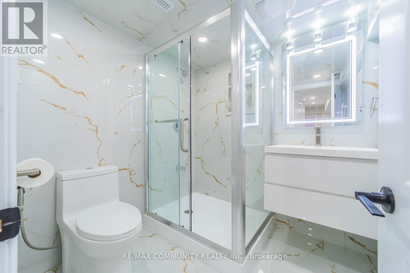 3 SIVYER CRESCENT Image 15