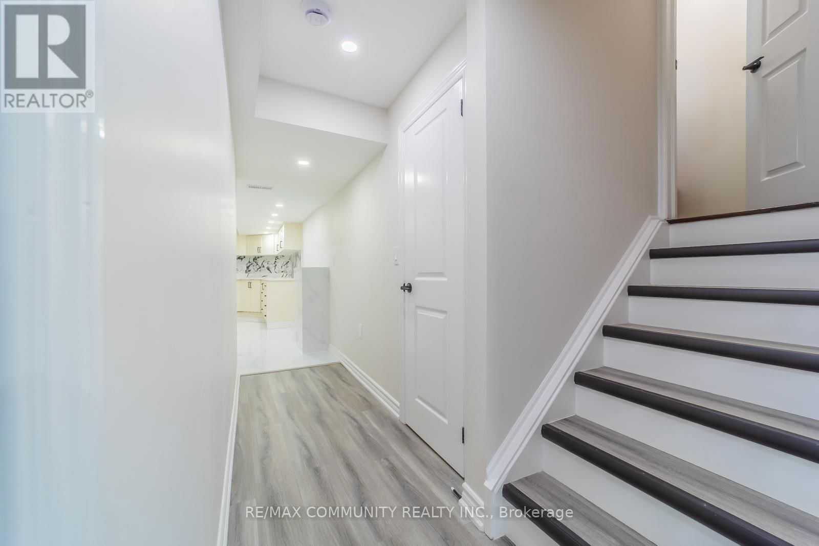 3 SIVYER CRESCENT Image 8