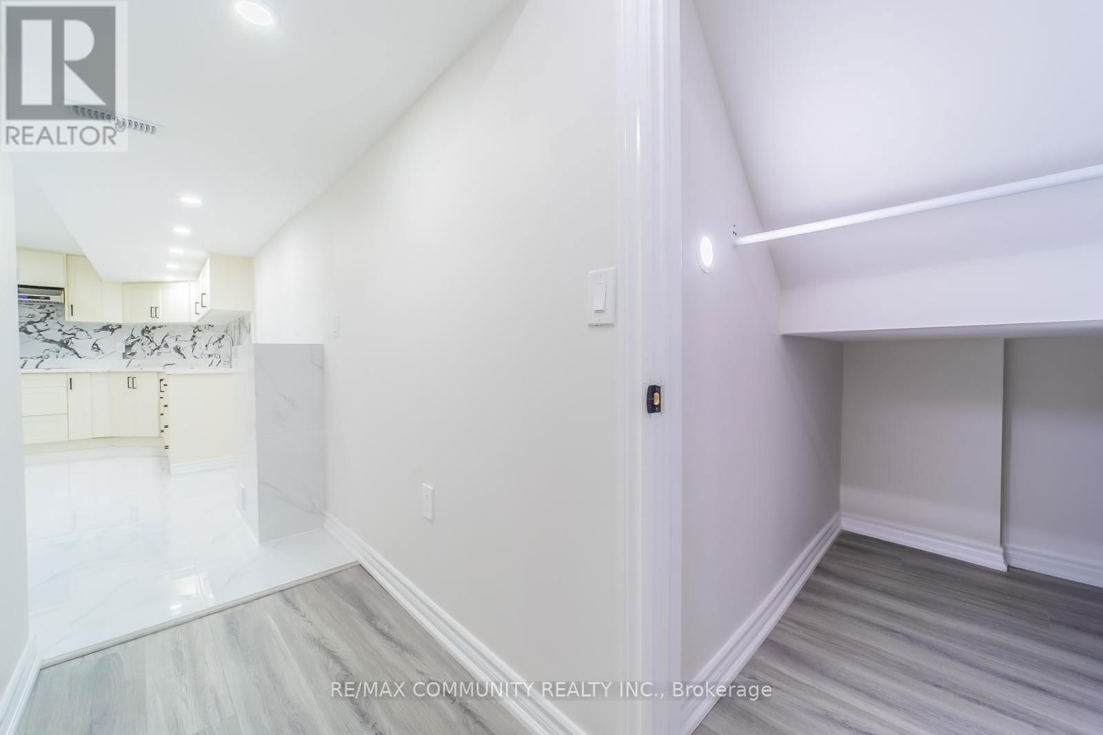 3 SIVYER CRESCENT Image 9
