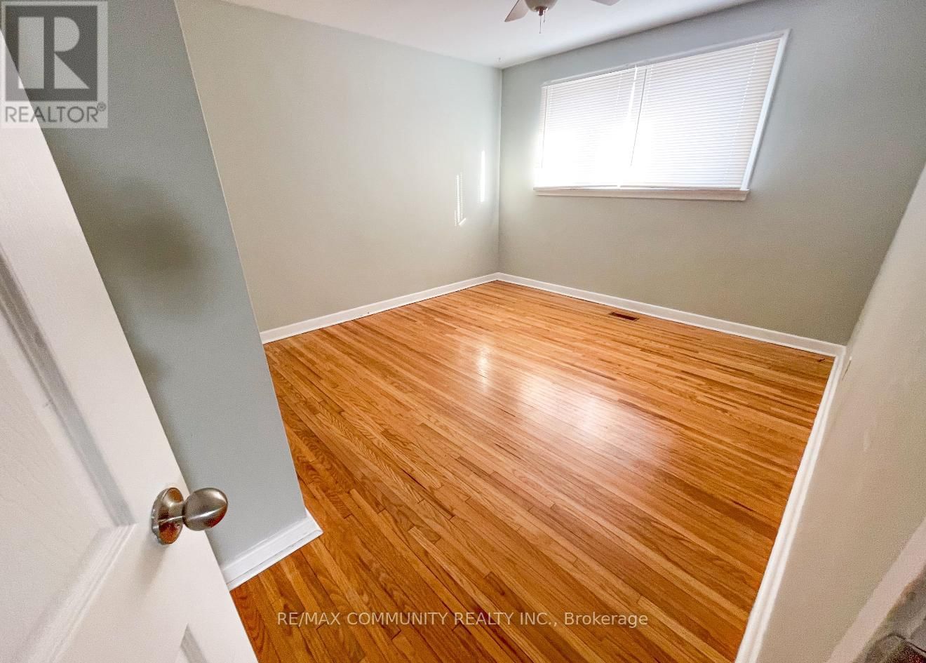 MAIN - 583 SHAKESPEARE AVENUE Image 12