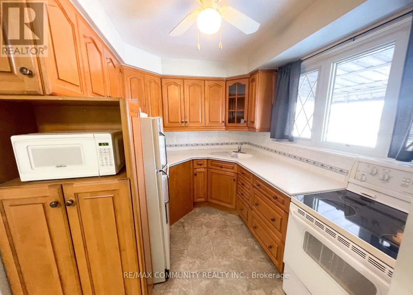 MAIN - 583 SHAKESPEARE AVENUE Image 5
