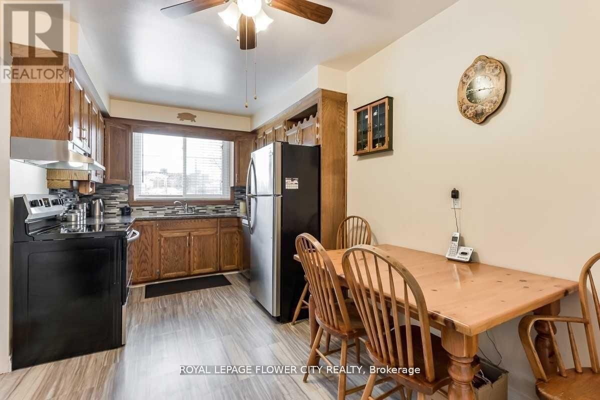 1085 MARY STREET NORTH Image 3