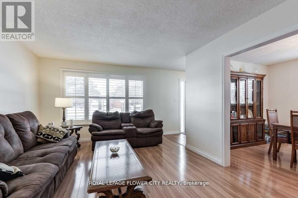 1085 MARY STREET NORTH Image 7