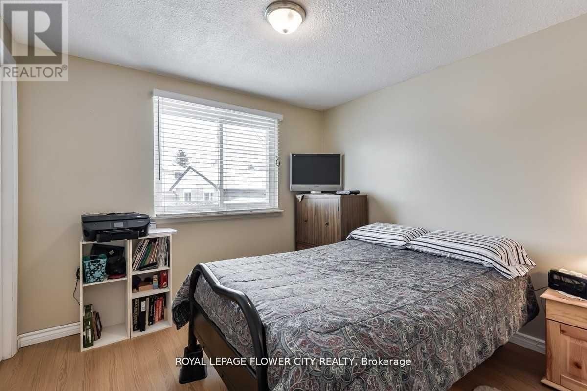 1085 MARY STREET NORTH Image 8