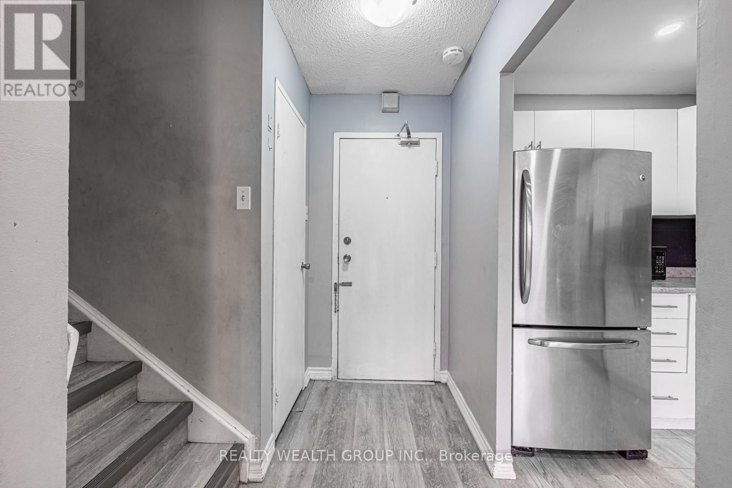 306 - 4062 LAWRENCE AVENUE Image 2