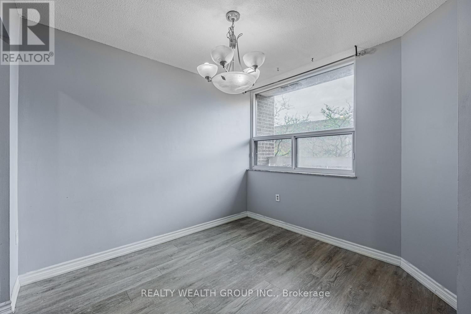306 - 4062 LAWRENCE AVENUE Image 6