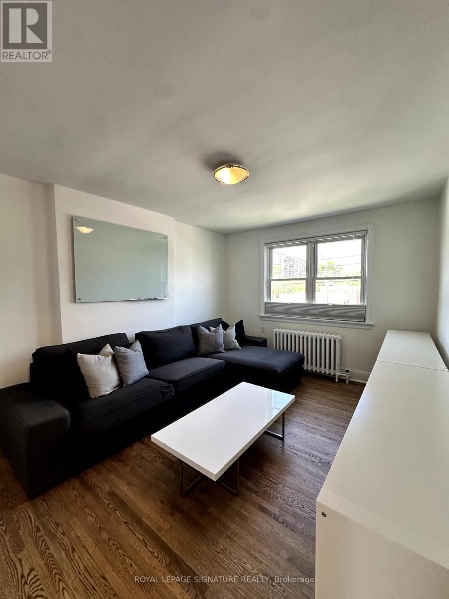 Upper - 1063 PAPE AVENUE Image 3