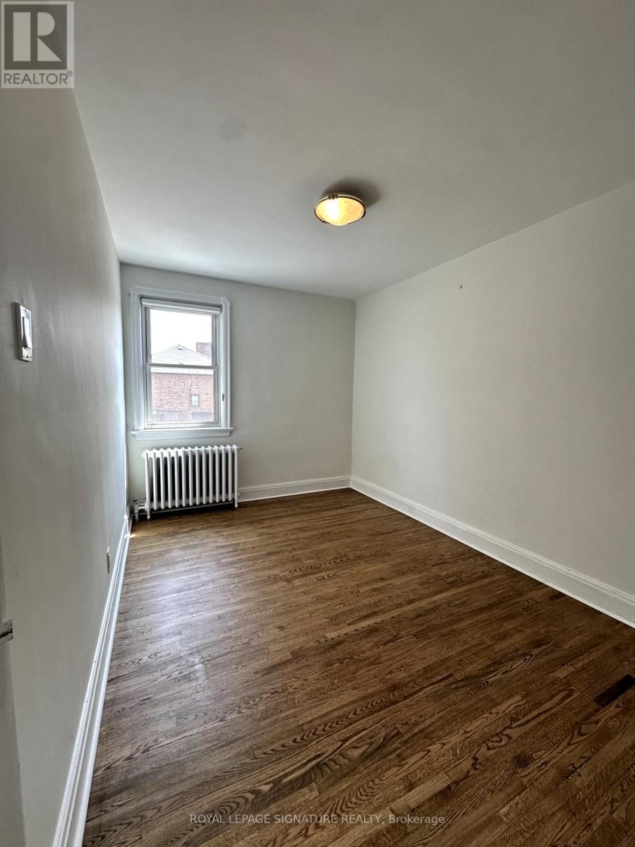 Upper - 1063 PAPE AVENUE Image 6