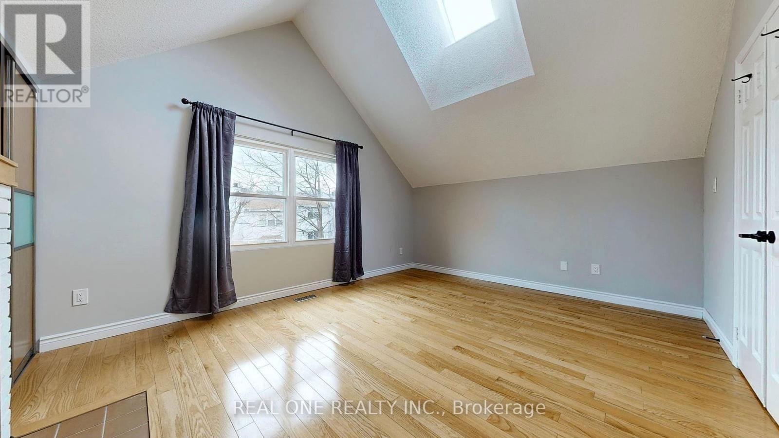 140 BELINDA SQUARE Image 31