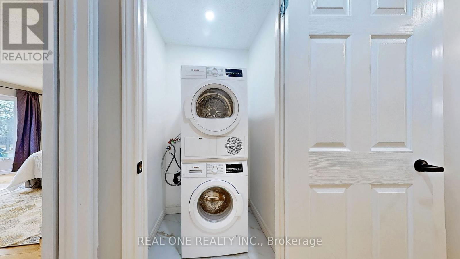 140 BELINDA SQUARE Image 36