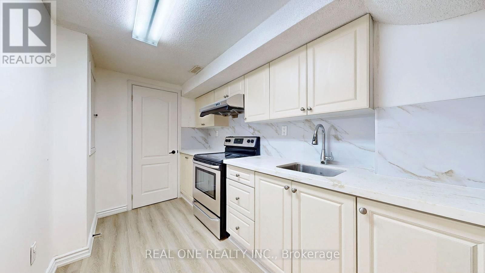 140 BELINDA SQUARE Image 37