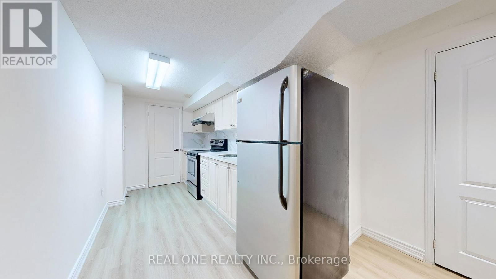 140 BELINDA SQUARE Image 39