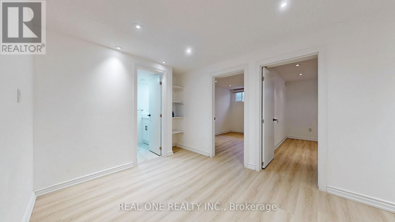 140 BELINDA SQUARE Image 40
