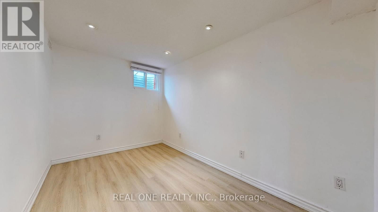140 BELINDA SQUARE Image 41
