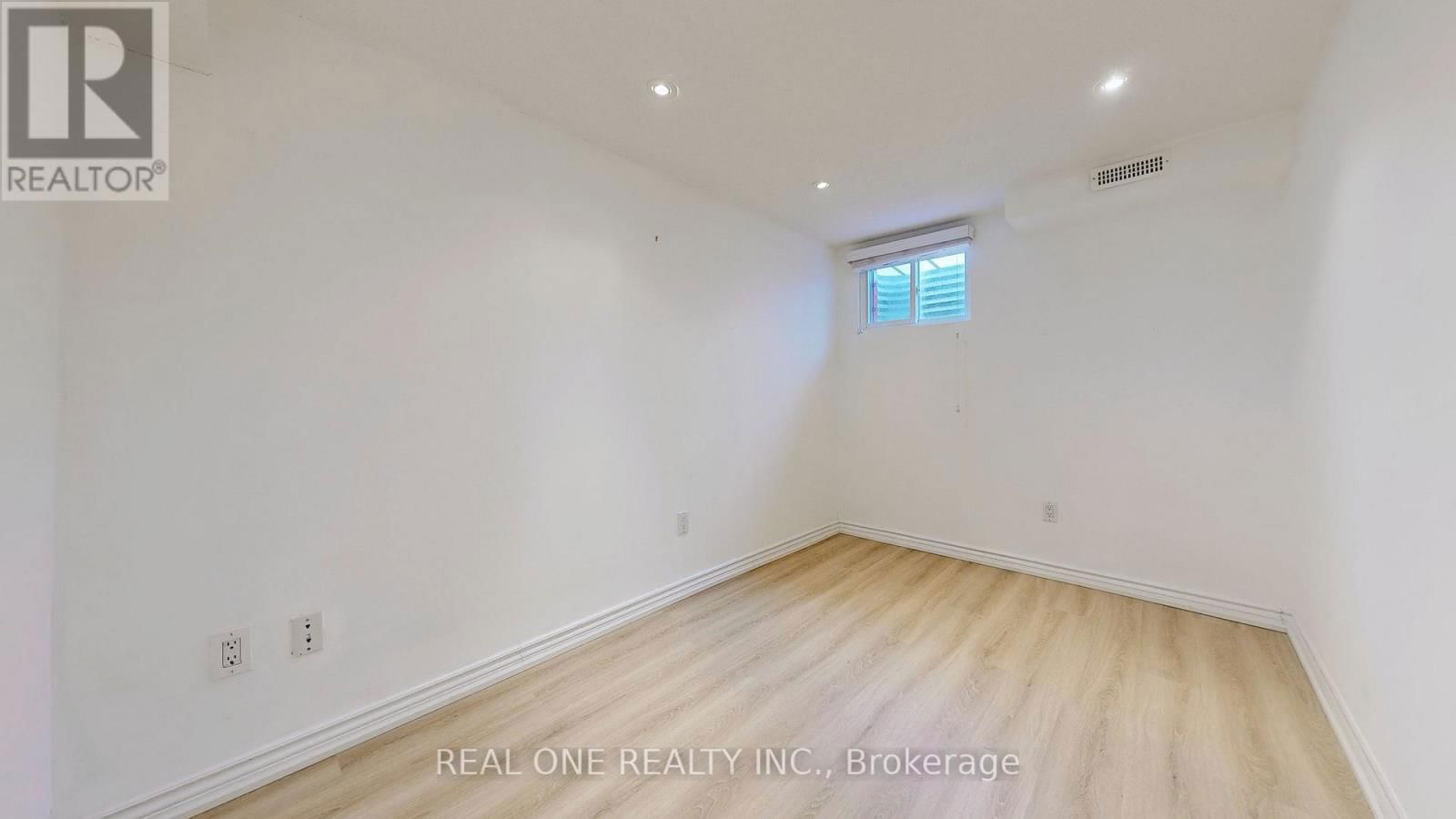 140 BELINDA SQUARE Image 42