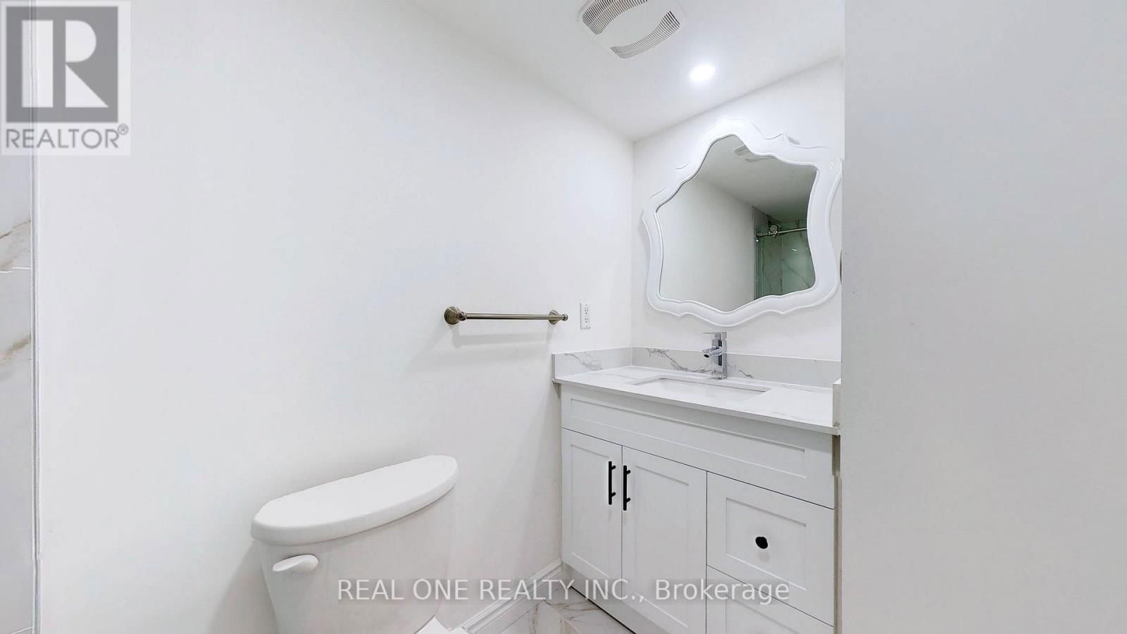 140 BELINDA SQUARE Image 45