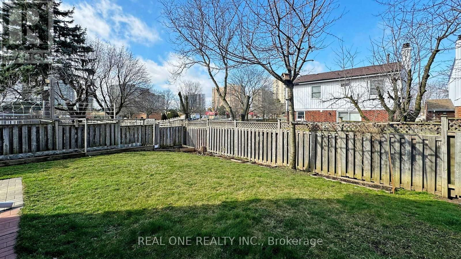 140 BELINDA SQUARE Image 50