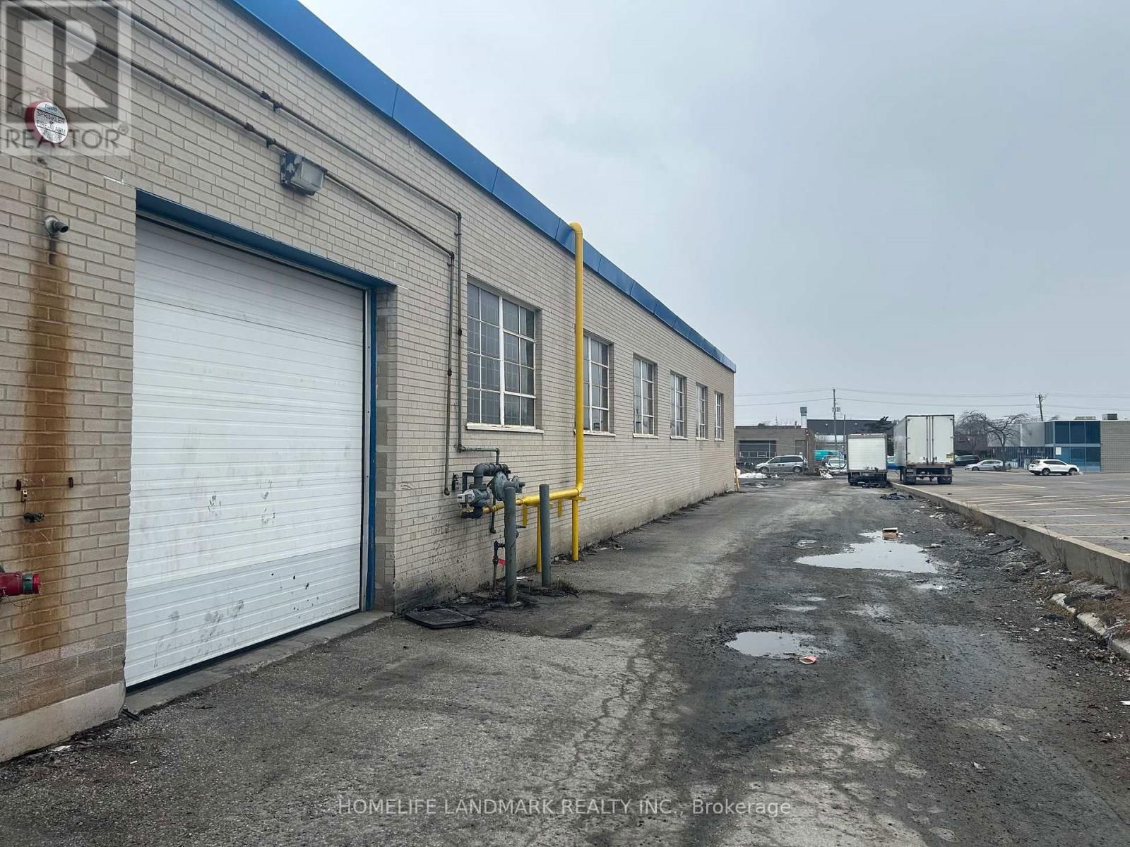 1820 MIDLAND AVENUE Image 6