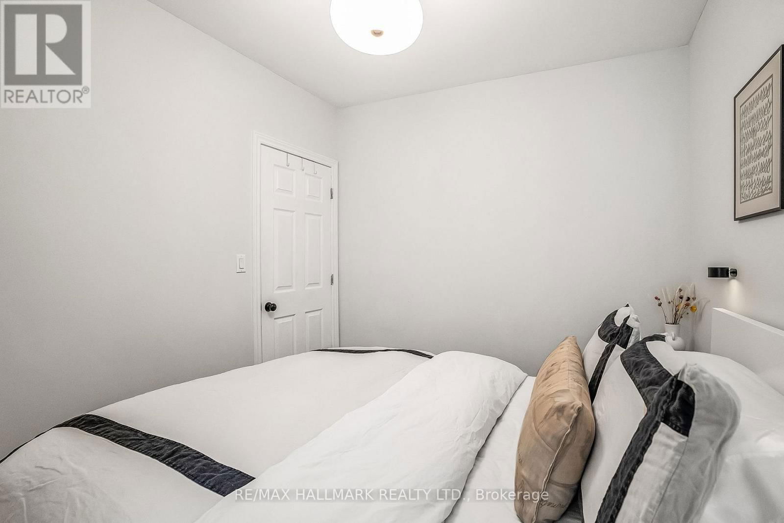 1043 CRAVEN ROAD Image 13