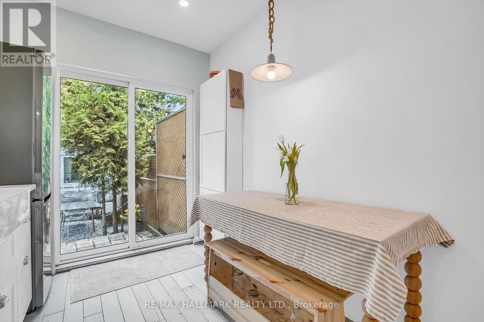 1043 CRAVEN ROAD Image 19