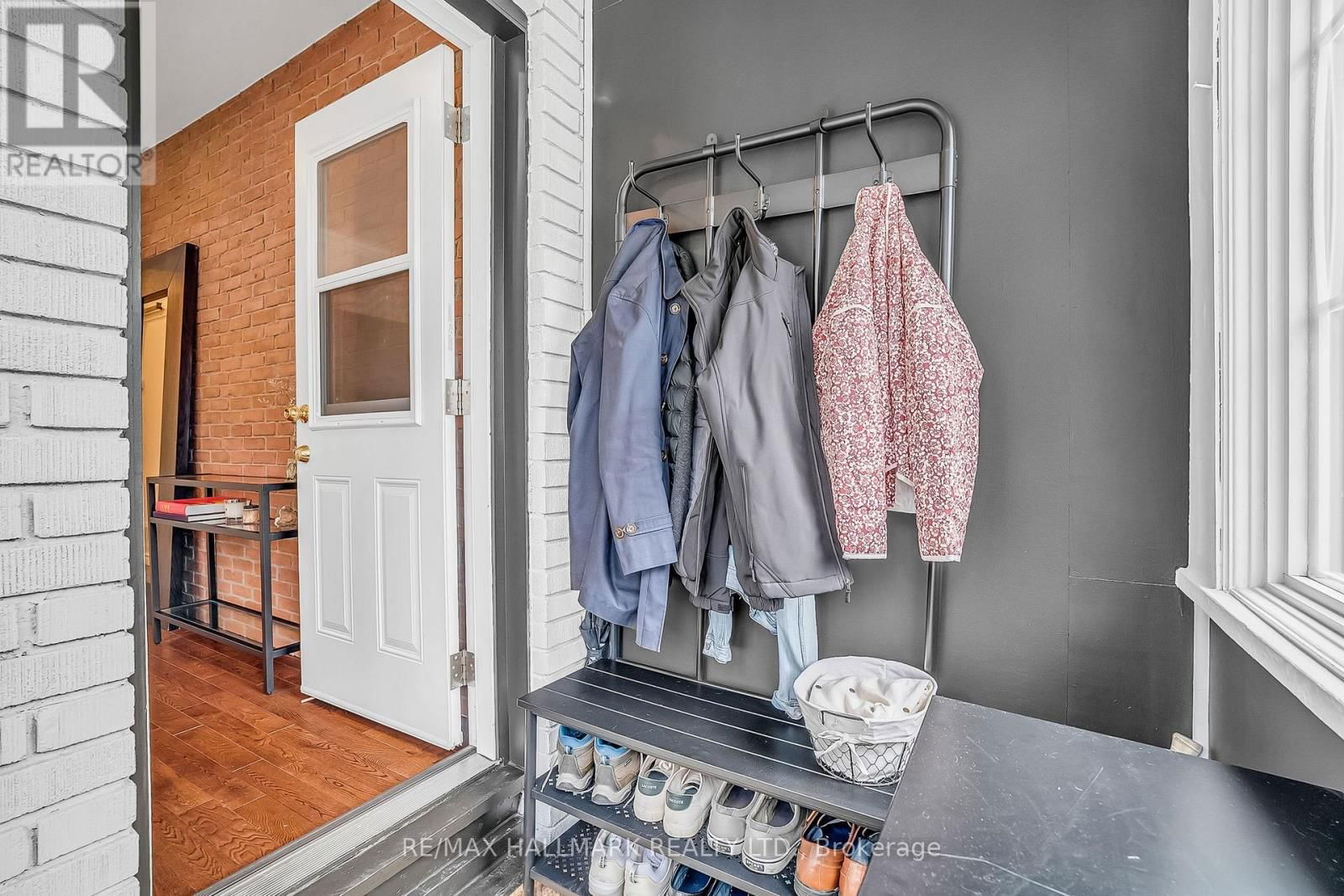 1043 CRAVEN ROAD Image 4
