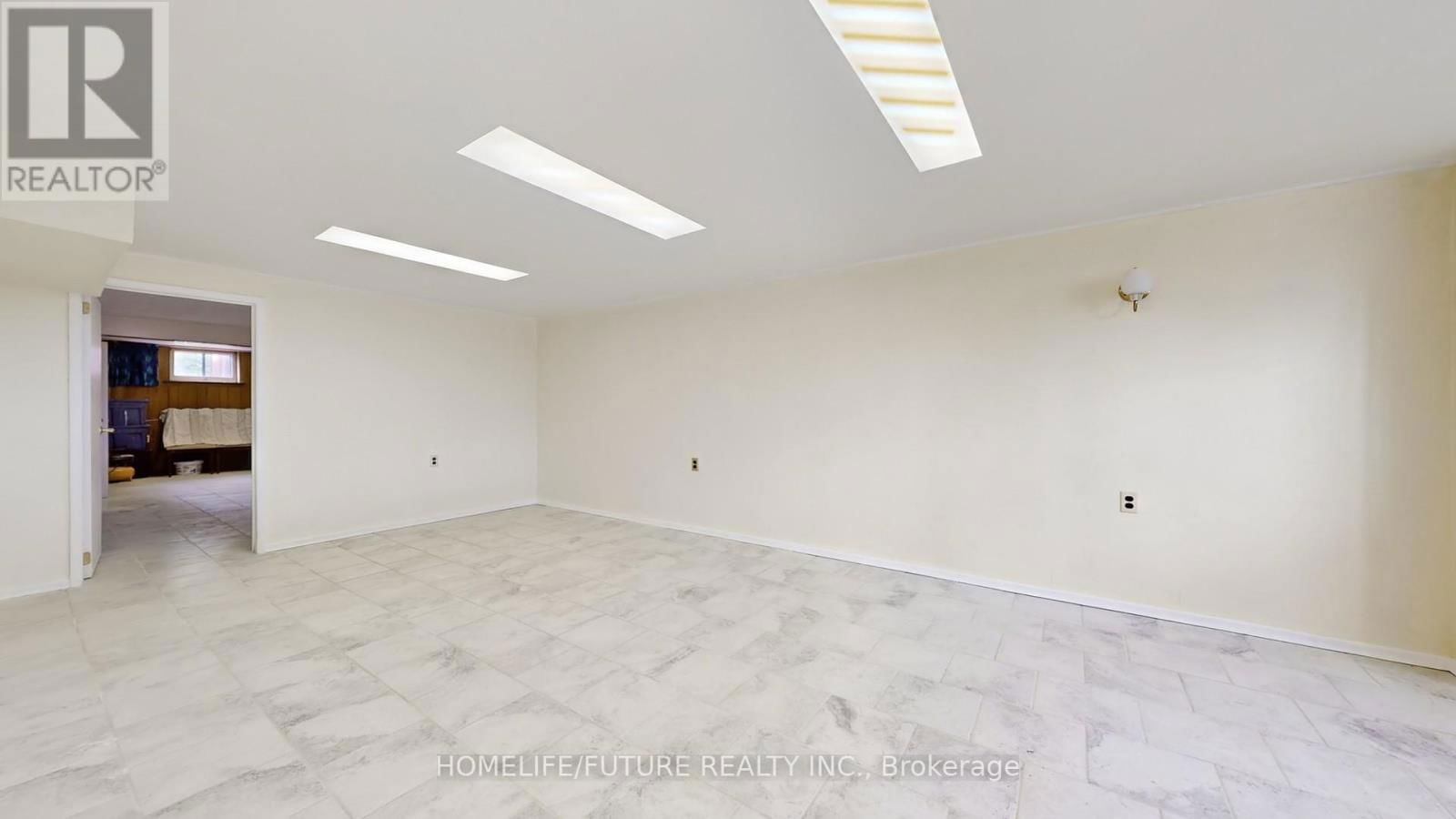 96 INVERGORDON AVENUE Image 18