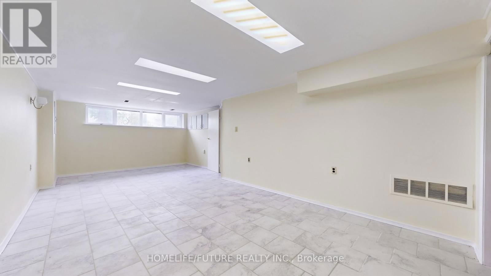 96 INVERGORDON AVENUE Image 19