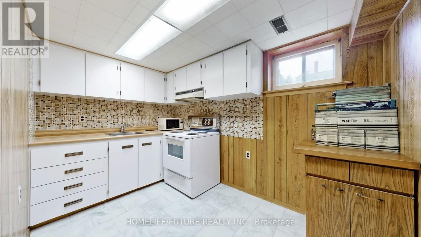 96 INVERGORDON AVENUE Image 21