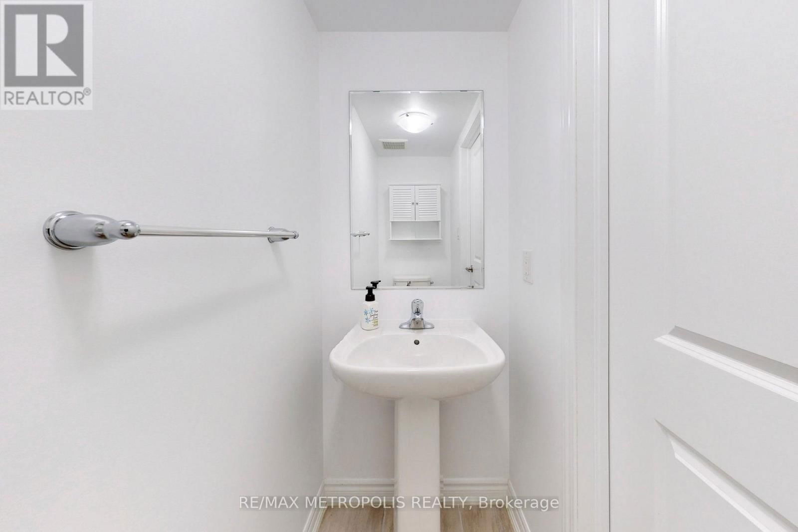 1054 CLIPPER LANE Image 14