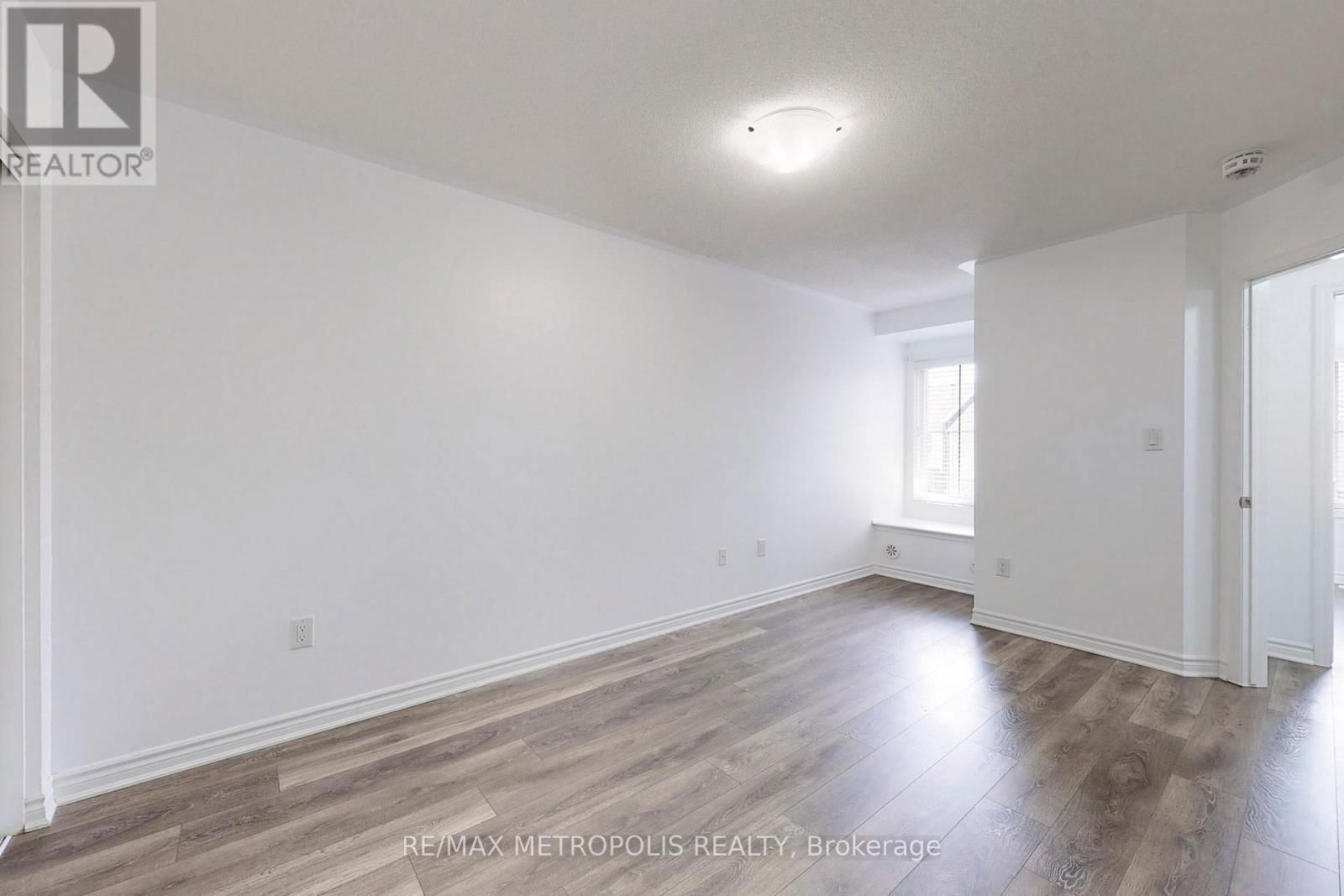 1054 CLIPPER LANE Image 24
