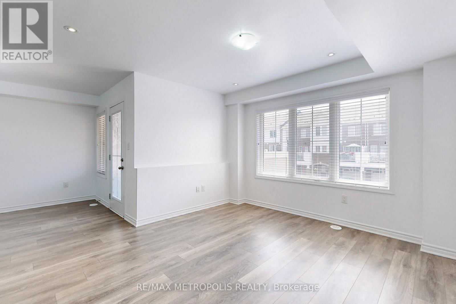 1054 CLIPPER LANE Image 3