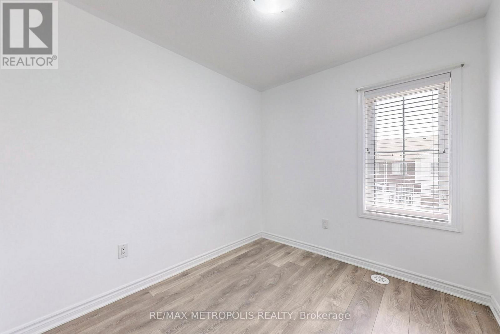 1054 CLIPPER LANE Image 30