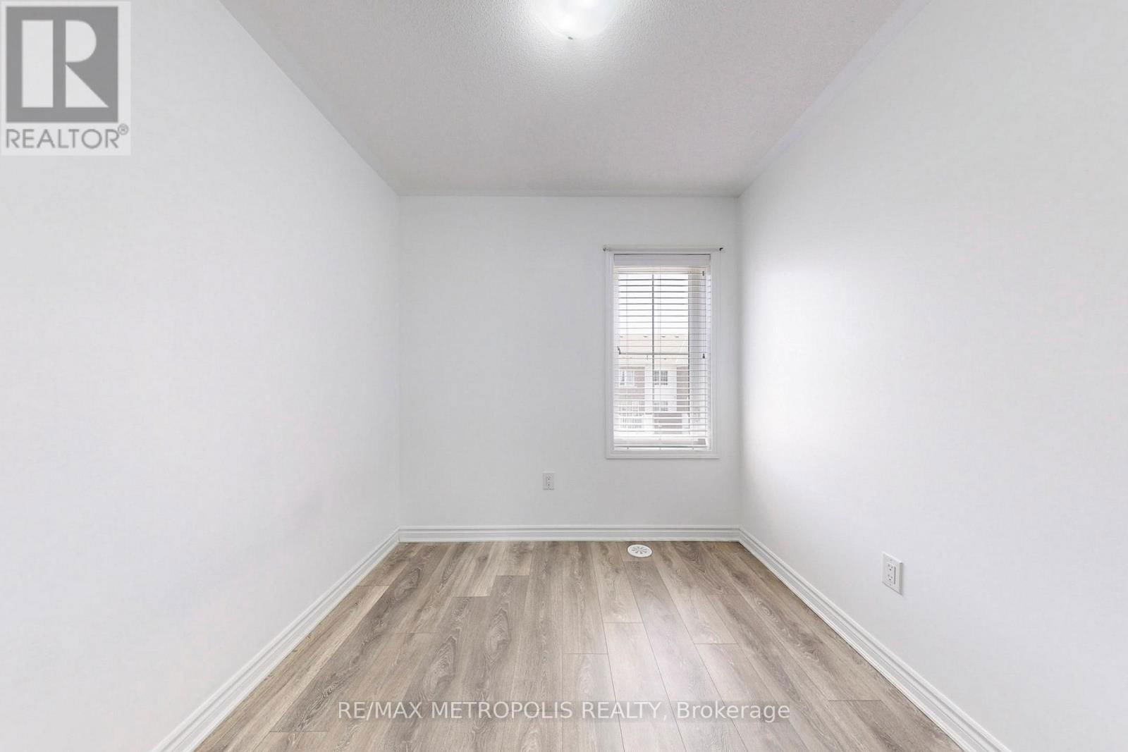 1054 CLIPPER LANE Image 31